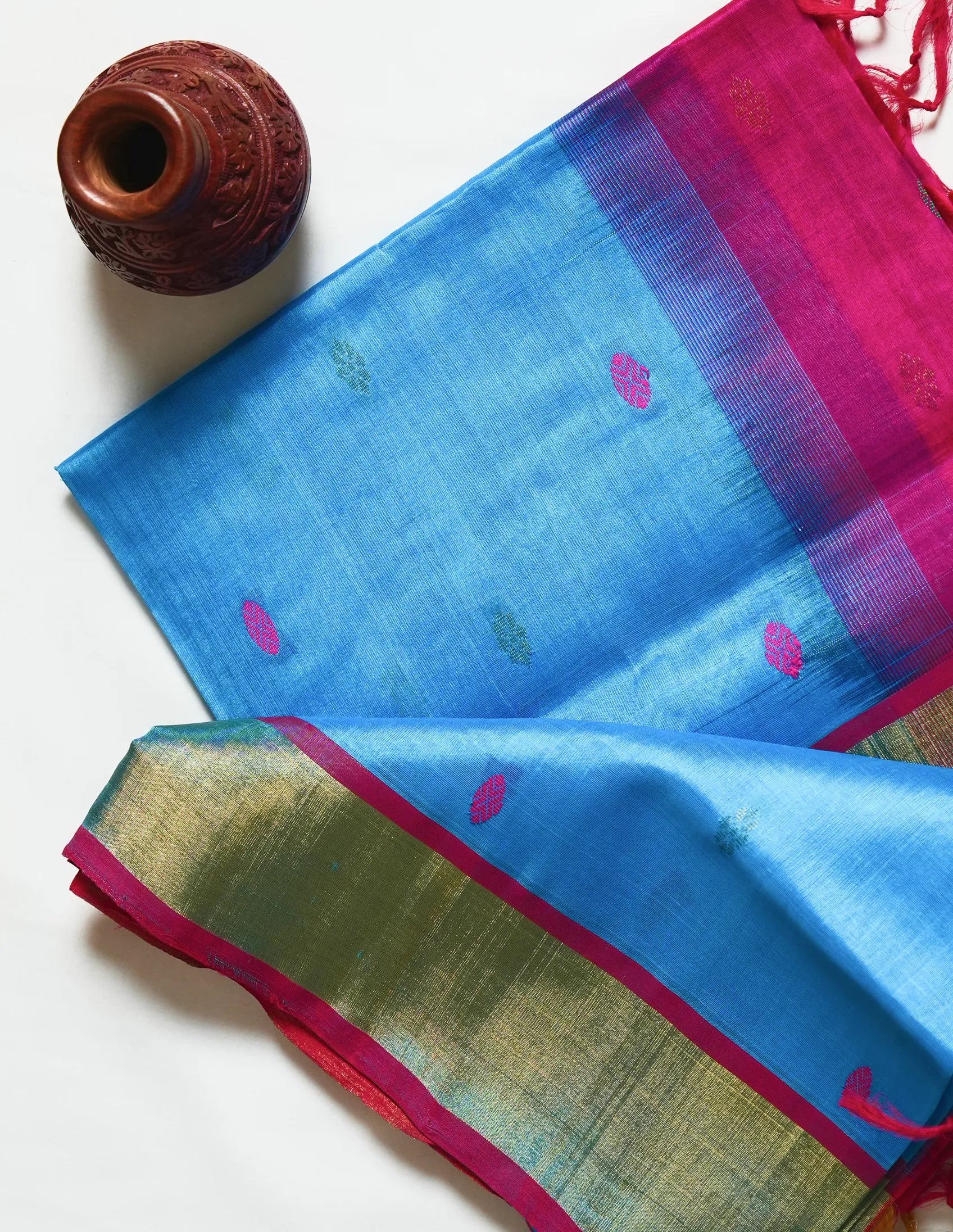 Vibrant Blue Textured Dual Tone Saree - Image 4