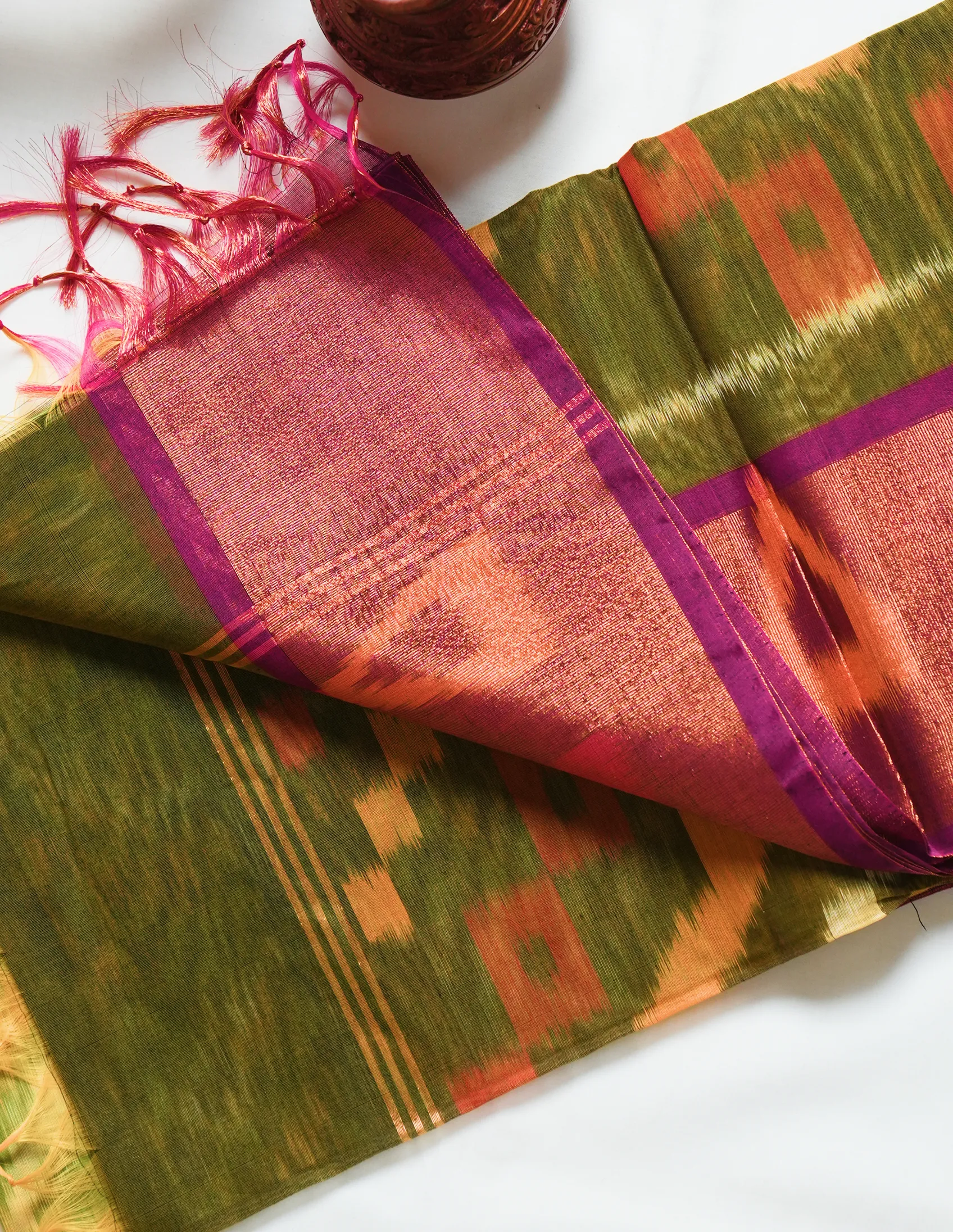 Vibrant Green Pochampally Cotton Saree - Image 4